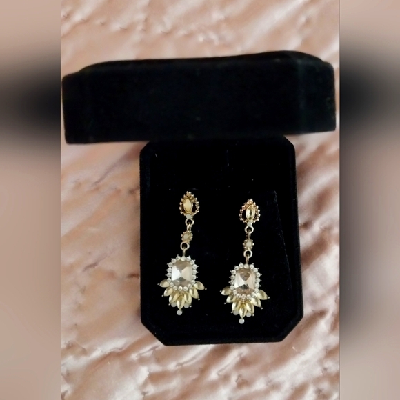 Jewelry - Vintage Estate Find